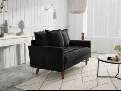 كنبة دارين بمقعدين بتصميم أنيق ومدروس، توفر أقصى درجات الراحة بفضل خاماتها الفاخرة