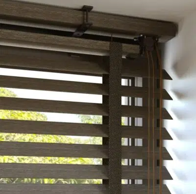 ⁦ستائر خشبية كلاسيكية - بني فاتح⁩ - الصورة ⁦3⁩