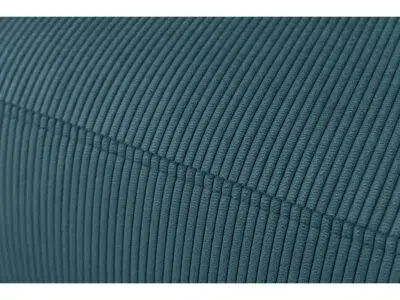 كنب زاوية باللون الأزرق زوسا، تصميم مريح، راحة مميزة، تفاصيل أنيقة.