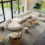 اريكة ميلي روت العائلية, تصميم عصري, راحة فائقة, لمسة فاخرة.