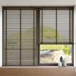 ستائر خشبية كلاسيكية - بني فاتح