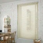 ستائر خشبية كلاسيكية - أبيض