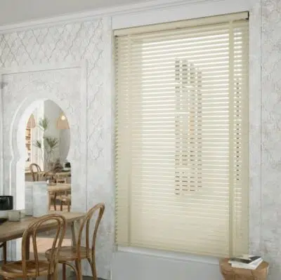 ستائر خشبية كلاسيكية - أبيض