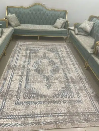 ⁦سجادة باللون البيج⁩ - الصورة ⁦2⁩