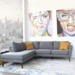 كنب زاوية بأرجل خشبية, بتصميم أنيق ومتين، مصنوع من قماش فاخر, يوفر راحة مثالية