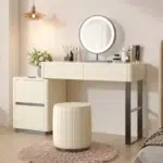 طاولة أدراج واسعة، طاولة جلد وحجر.